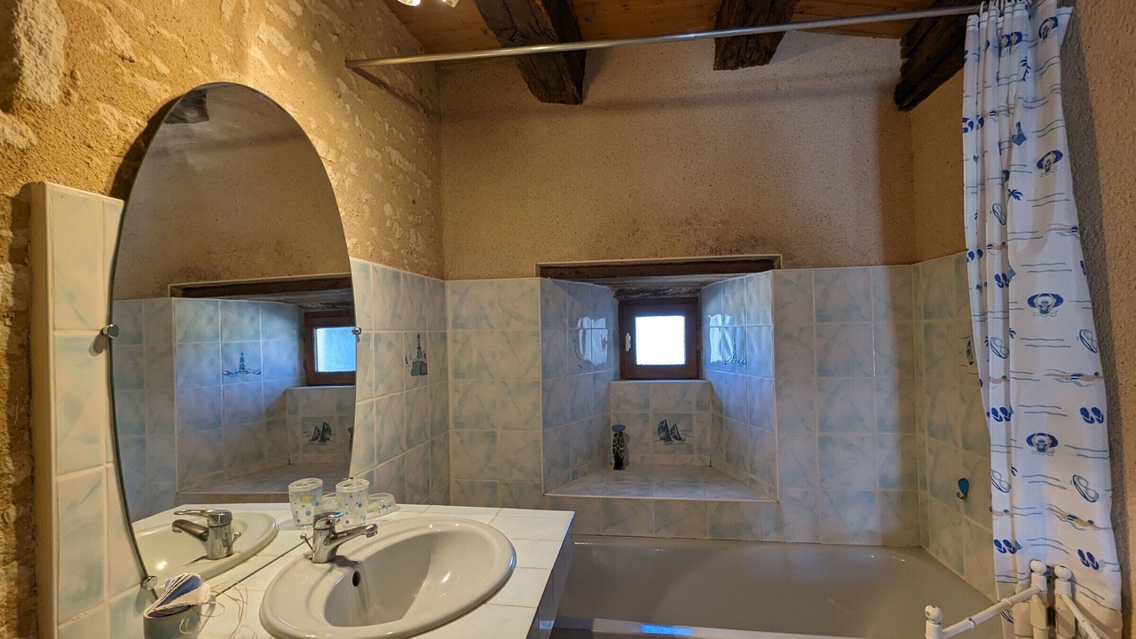 Photo of Bathroom in Pouligny-Saint-Pierre