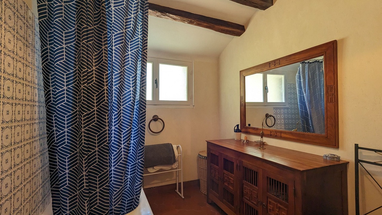 Photo of Bathroom in Preaux