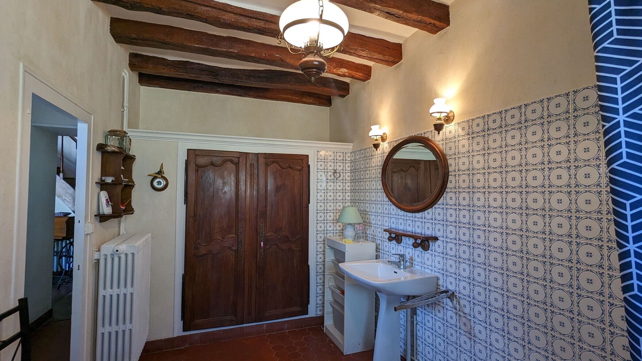 Photo of Bathroom in Preaux