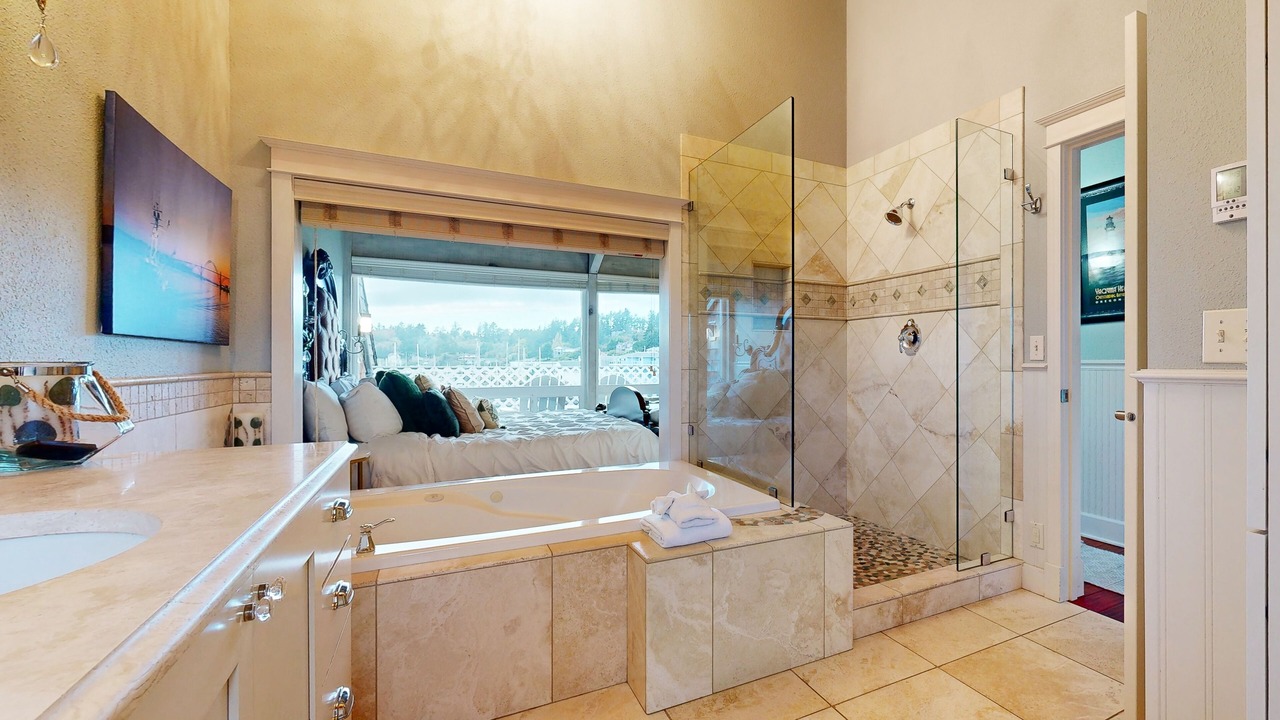 Photo of Bedroom in Historic Bayfront