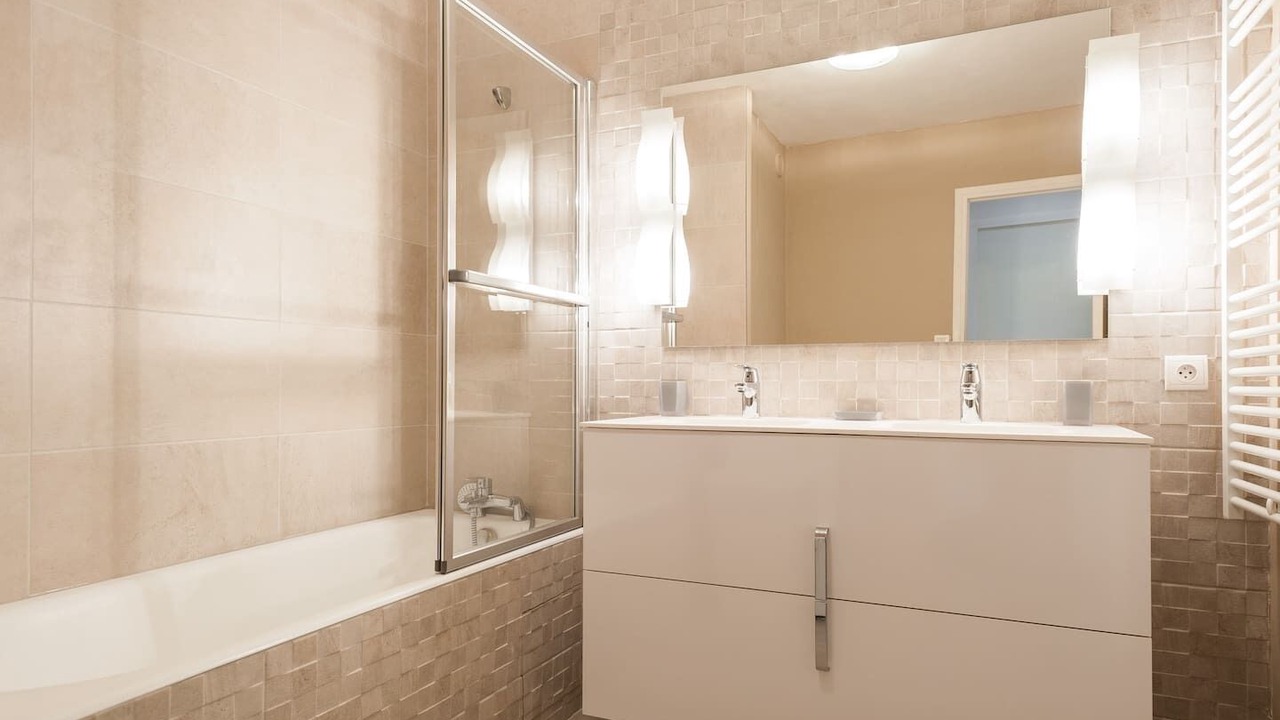 Photo of Bathroom in Moliere Vauban