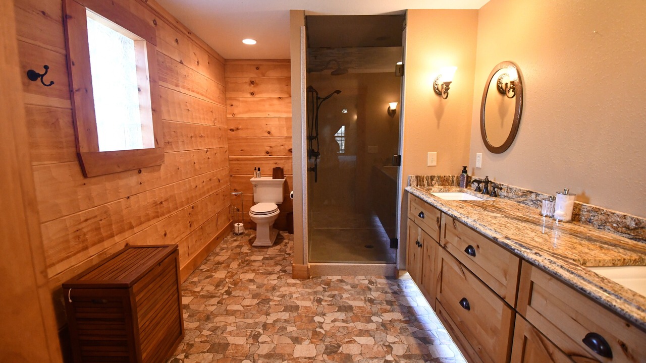 Photo of Bathroom in Commiskey