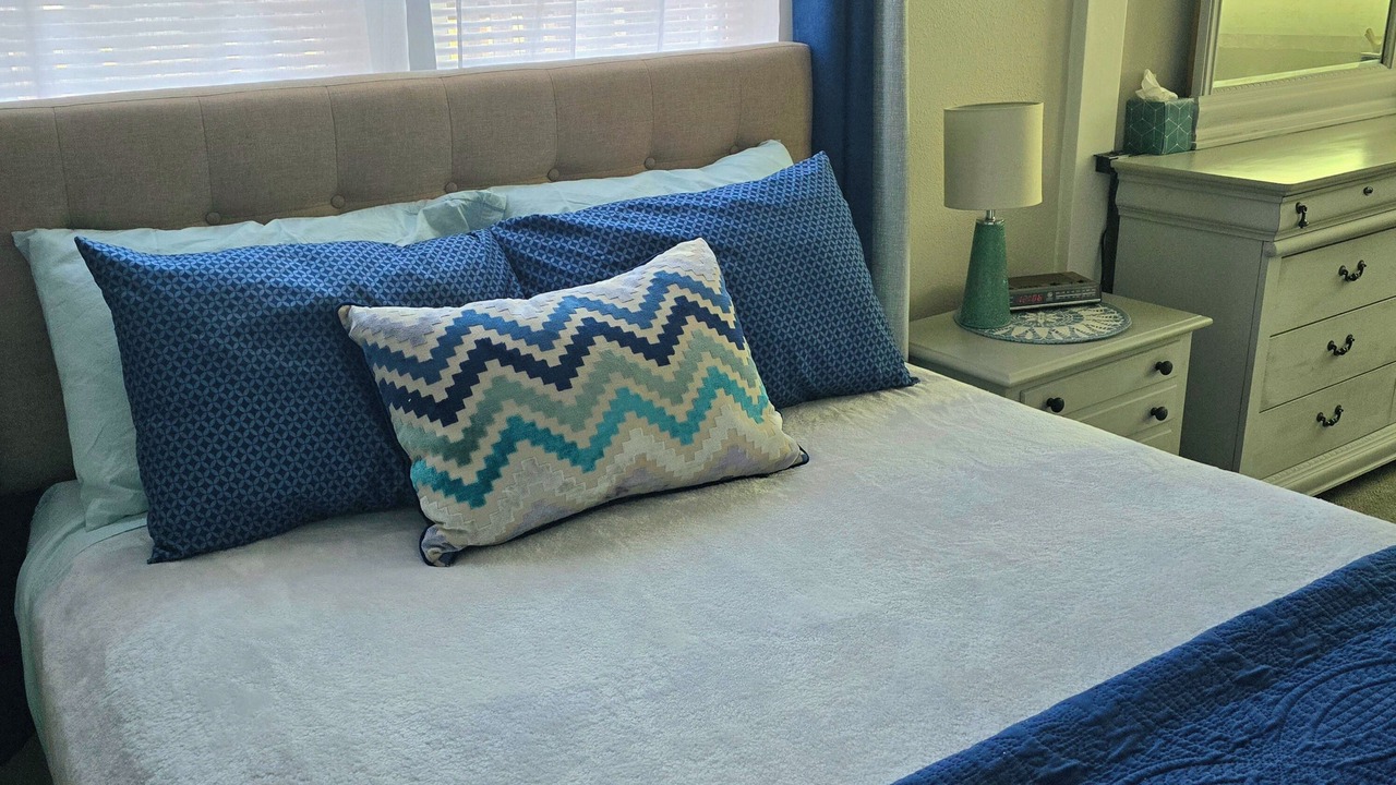 Photo of Bedroom in Roseburg