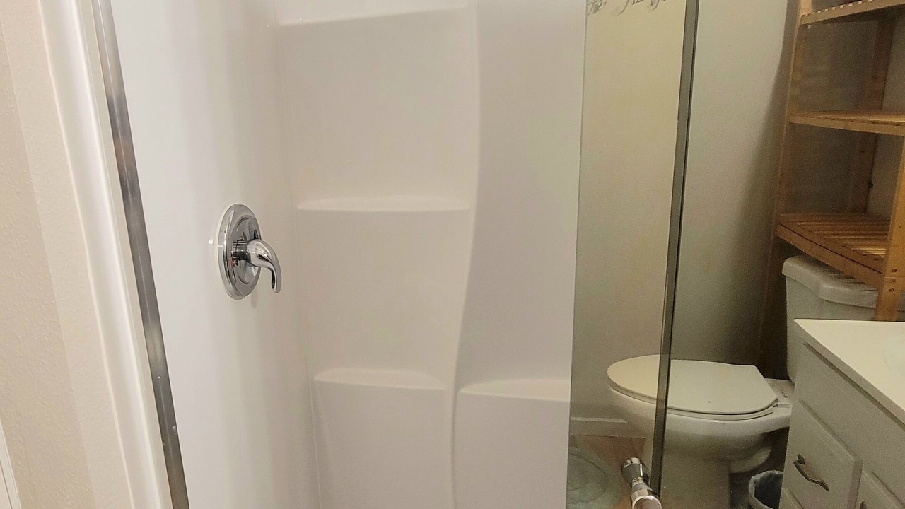 Photo of Bathroom in Roseburg
