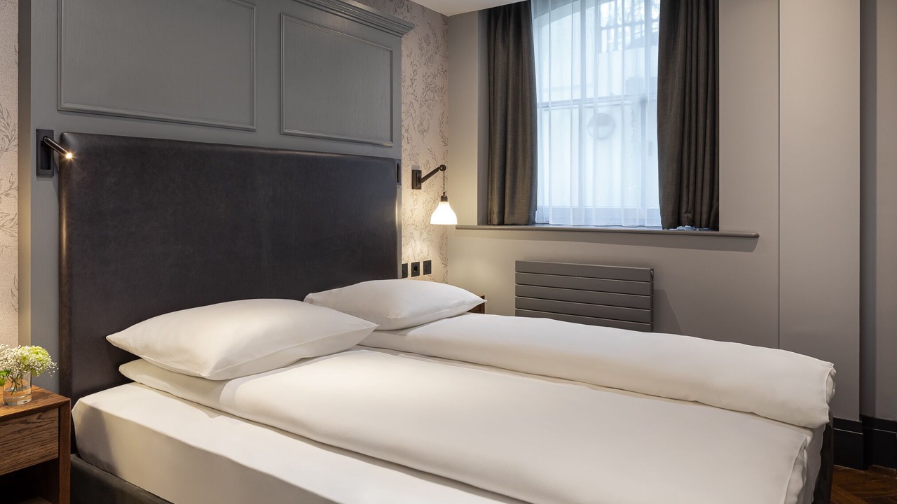 Photo of Bedroom in Bayswater