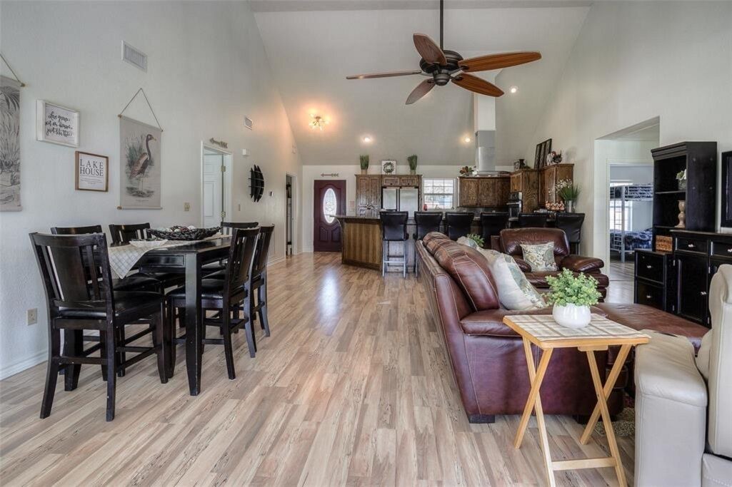 Photo of Livingroom in Trinity