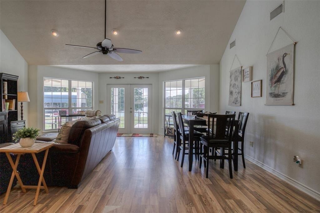 Photo of Livingroom in Trinity