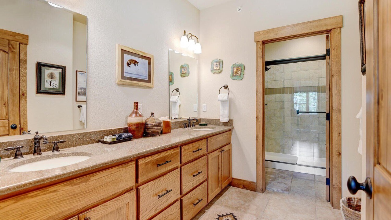 Photo of Bathroom in Rendezvous