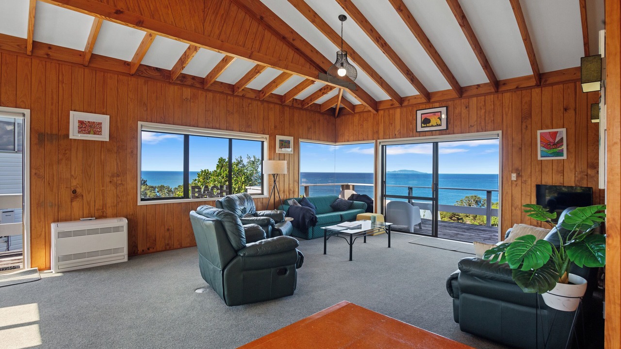 Photo of Livingroom in Onemana