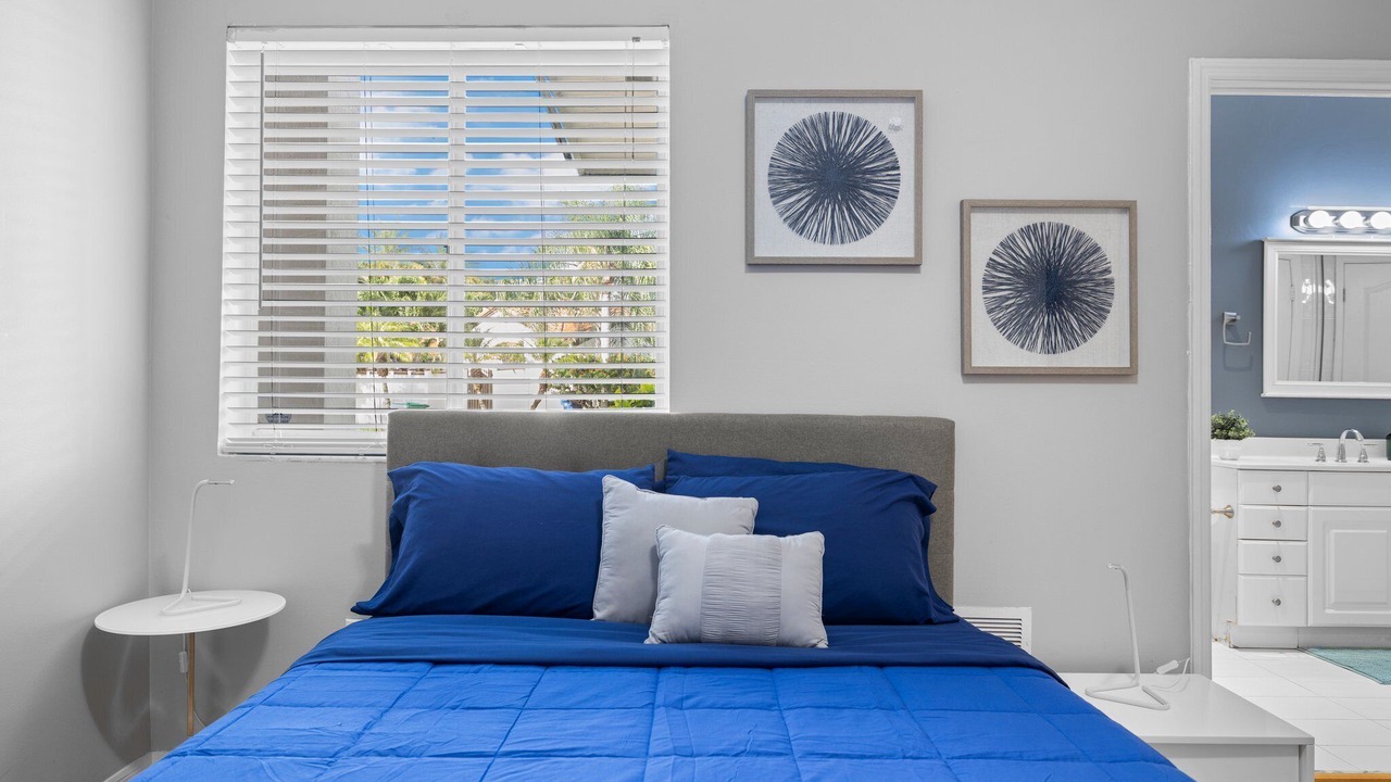 Photo of Bedroom in Ludlam