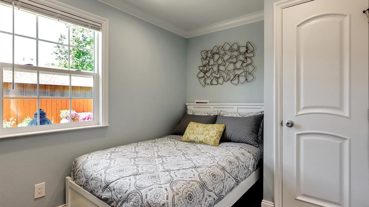 Photo of Bedroom in Castro Valley