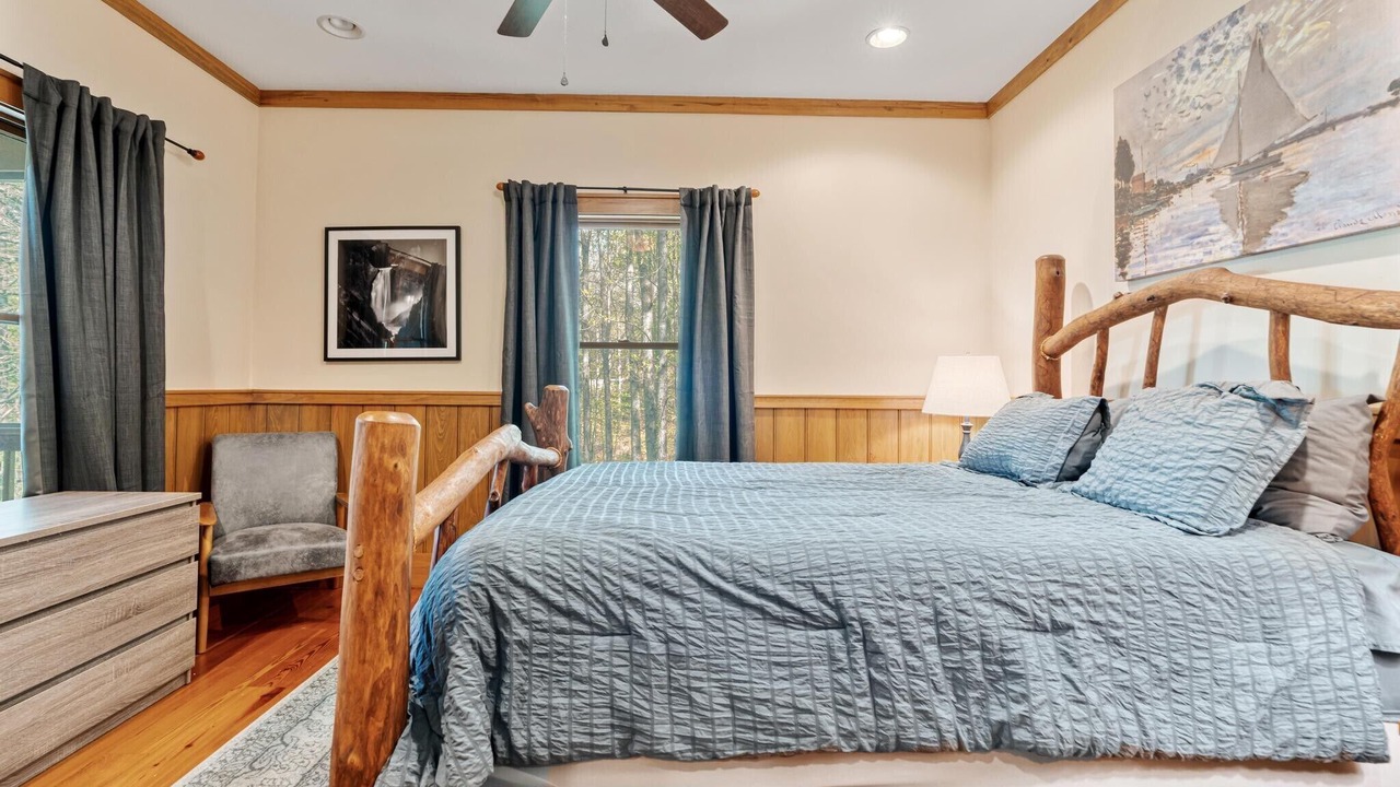 Photo of Bedroom in Tuckasegee