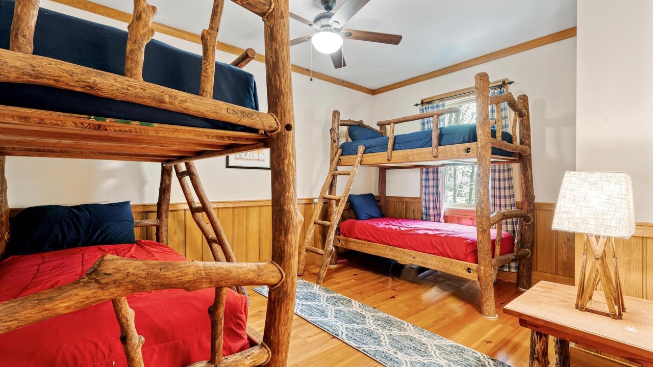 Photo of Bedroom in Tuckasegee