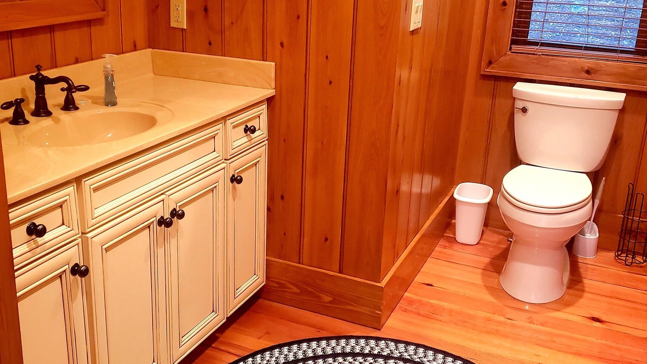 Photo of Bathroom in Tuckasegee