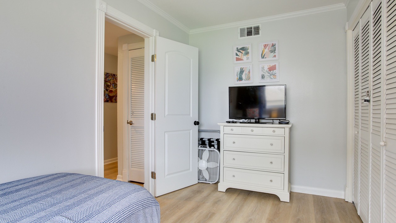 Photo of Bedroom in Pirates Beach