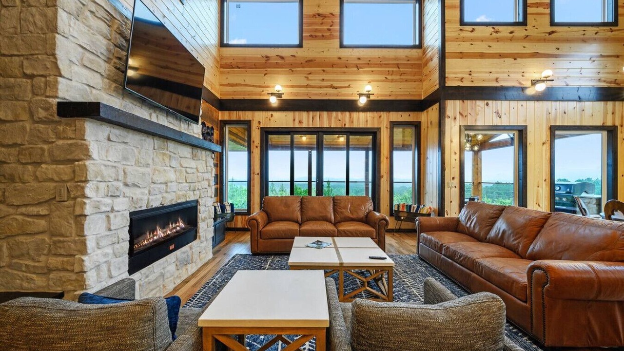 Photo of Livingroom in Broken Bow