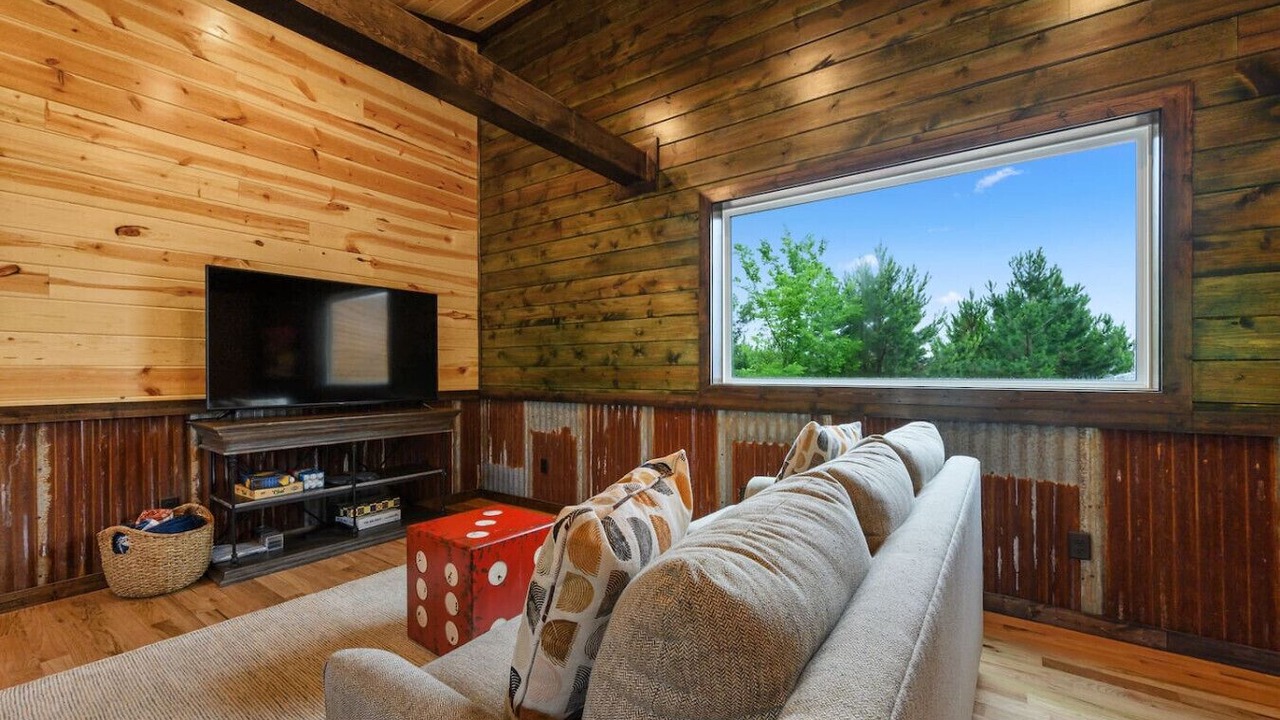 Photo of Livingroom in Broken Bow