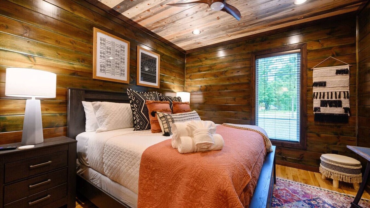 Photo of Bedroom in Broken Bow