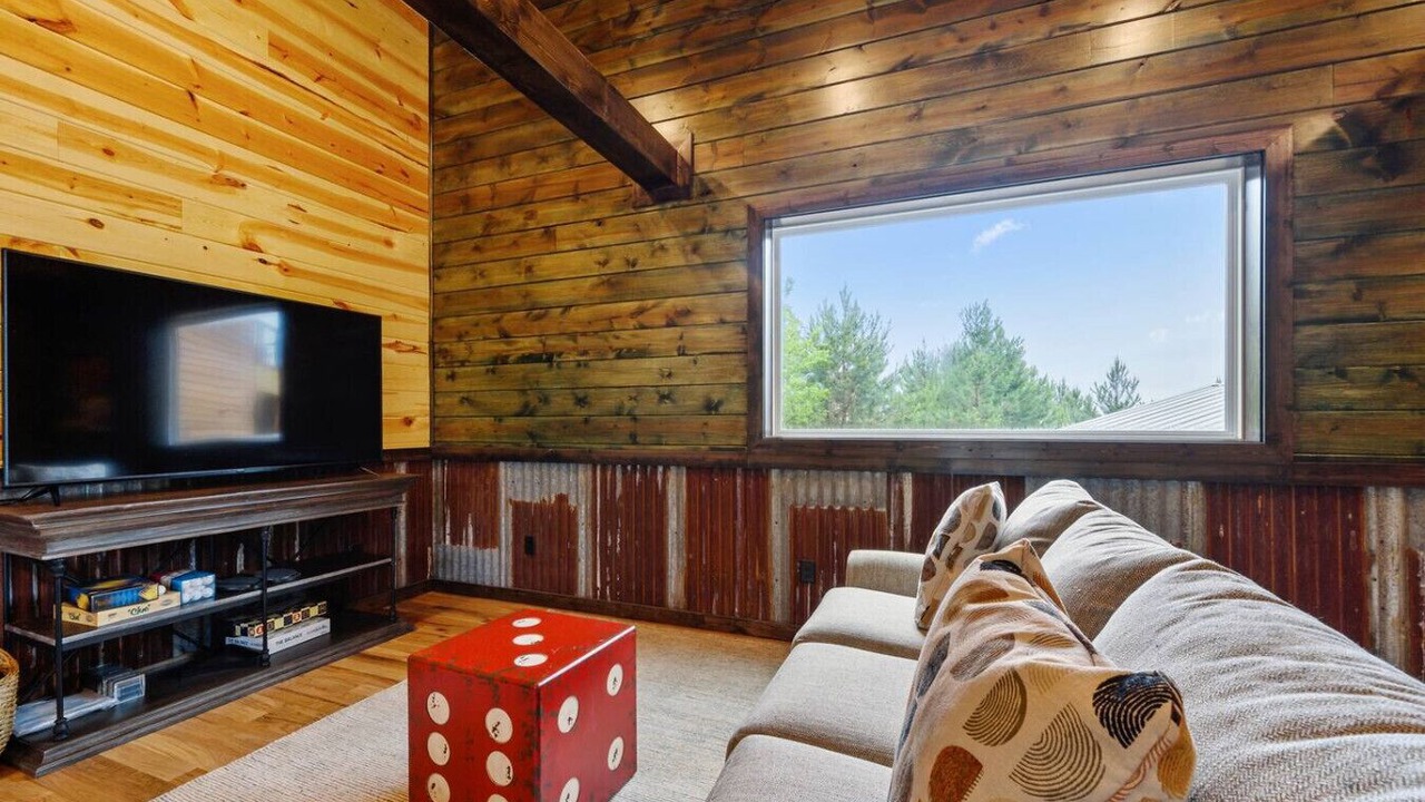 Photo of Livingroom in Broken Bow
