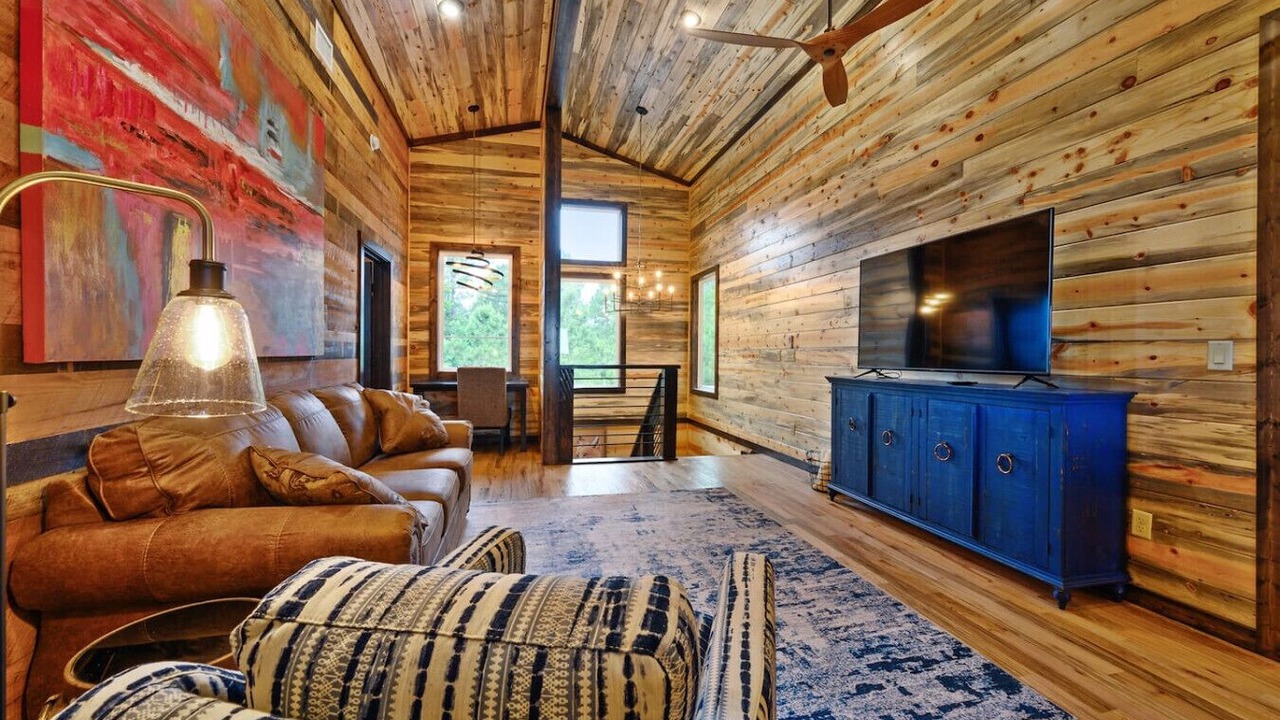 Photo of Livingroom in Broken Bow