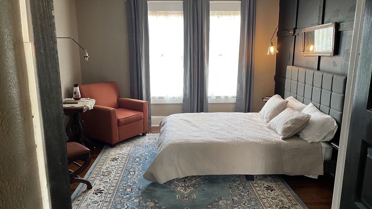 Photo of Bedroom in Walnut Street