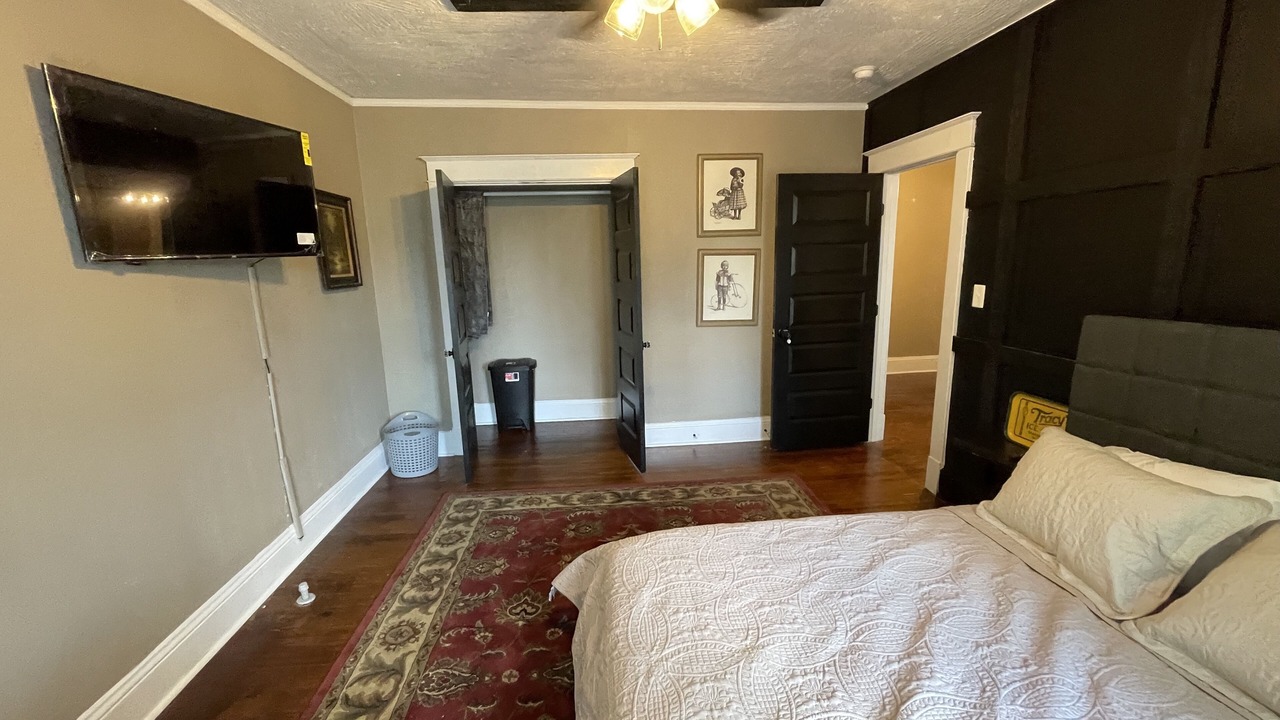 Photo of Bedroom in Walnut Street