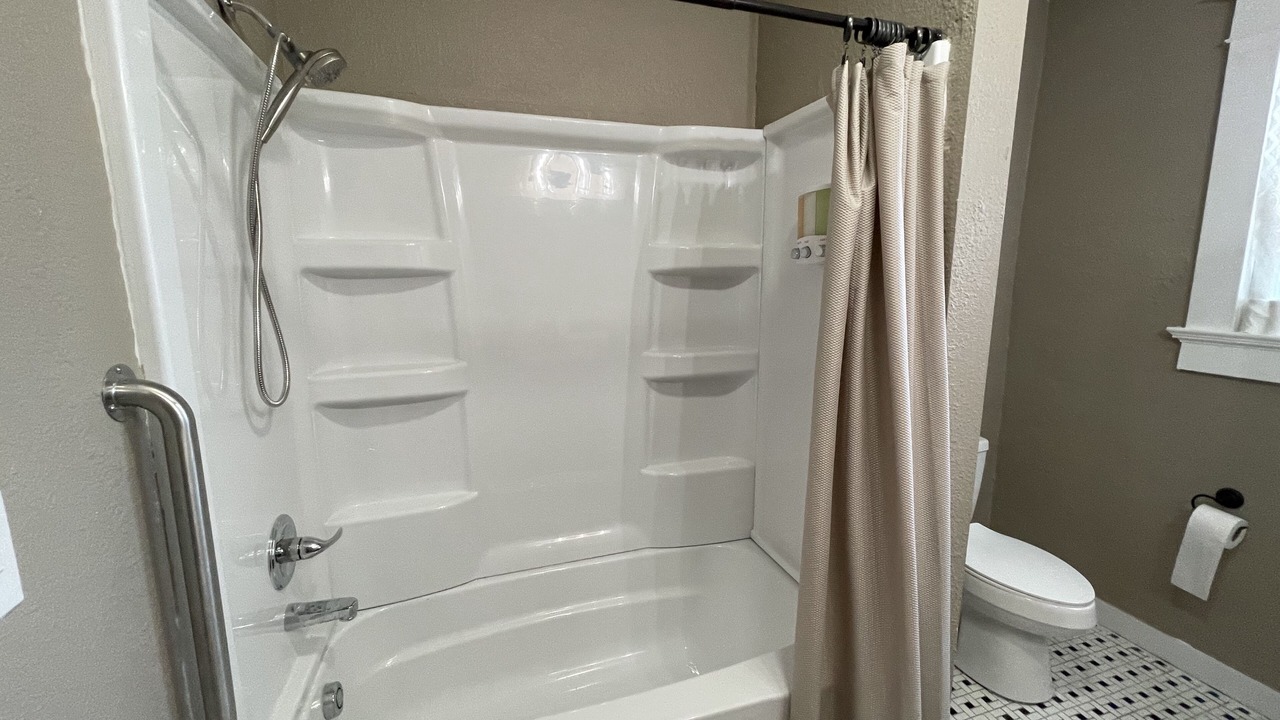 Photo of Bathroom in Walnut Street