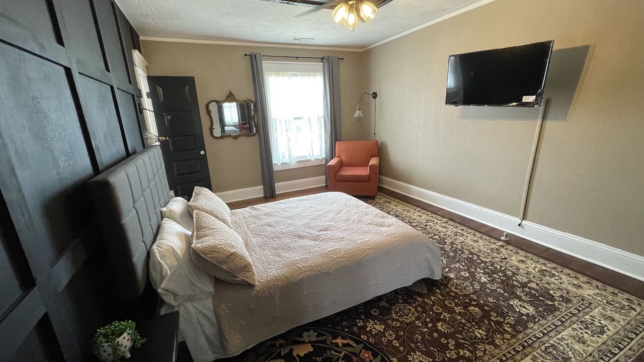 Photo of Bedroom in Walnut Street