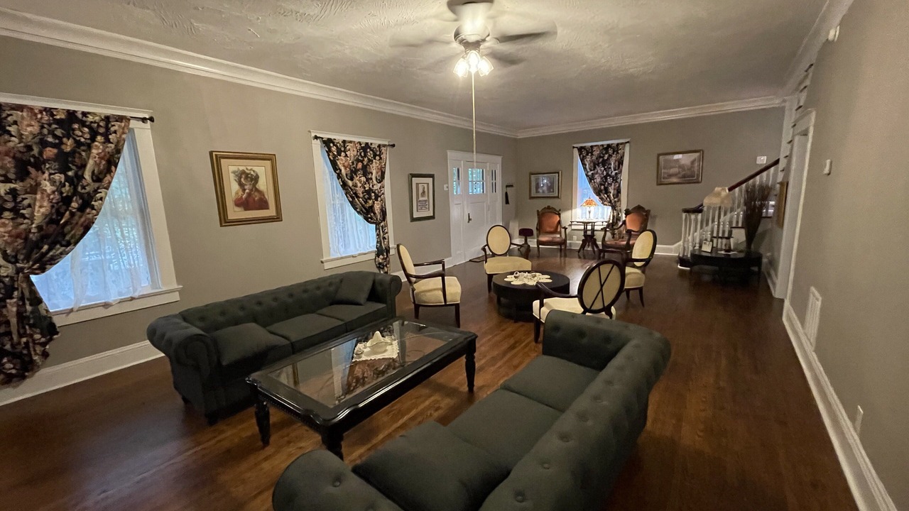 Photo of Livingroom in Walnut Street