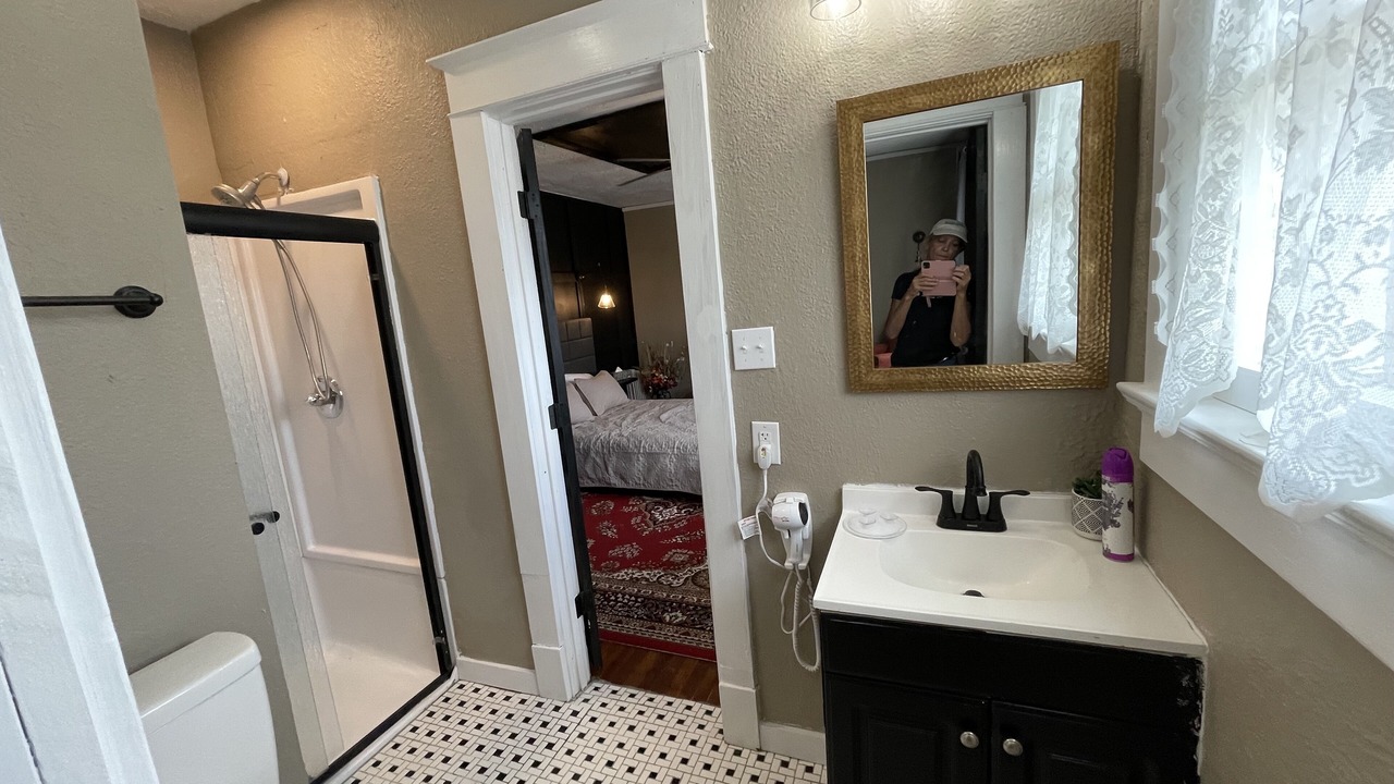 Photo of Bathroom in Walnut Street