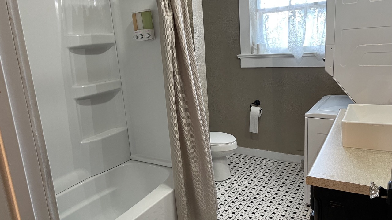 Photo of Bathroom in Walnut Street
