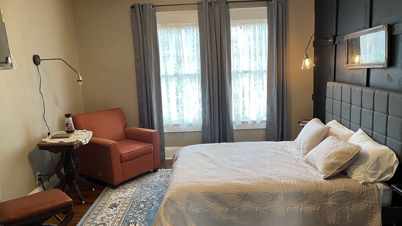 Photo of Bedroom in Walnut Street