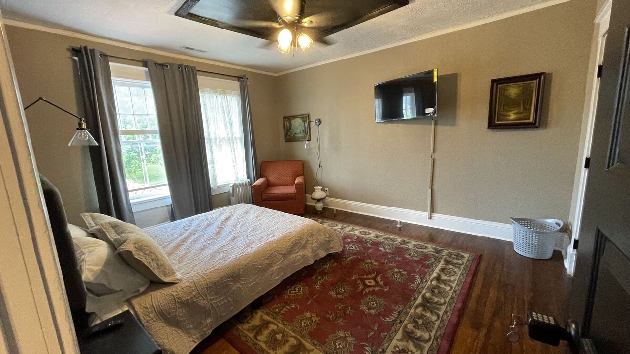 Photo of Bedroom in Walnut Street