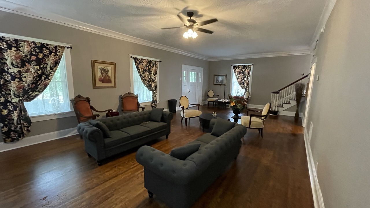 Photo of Livingroom in Walnut Street