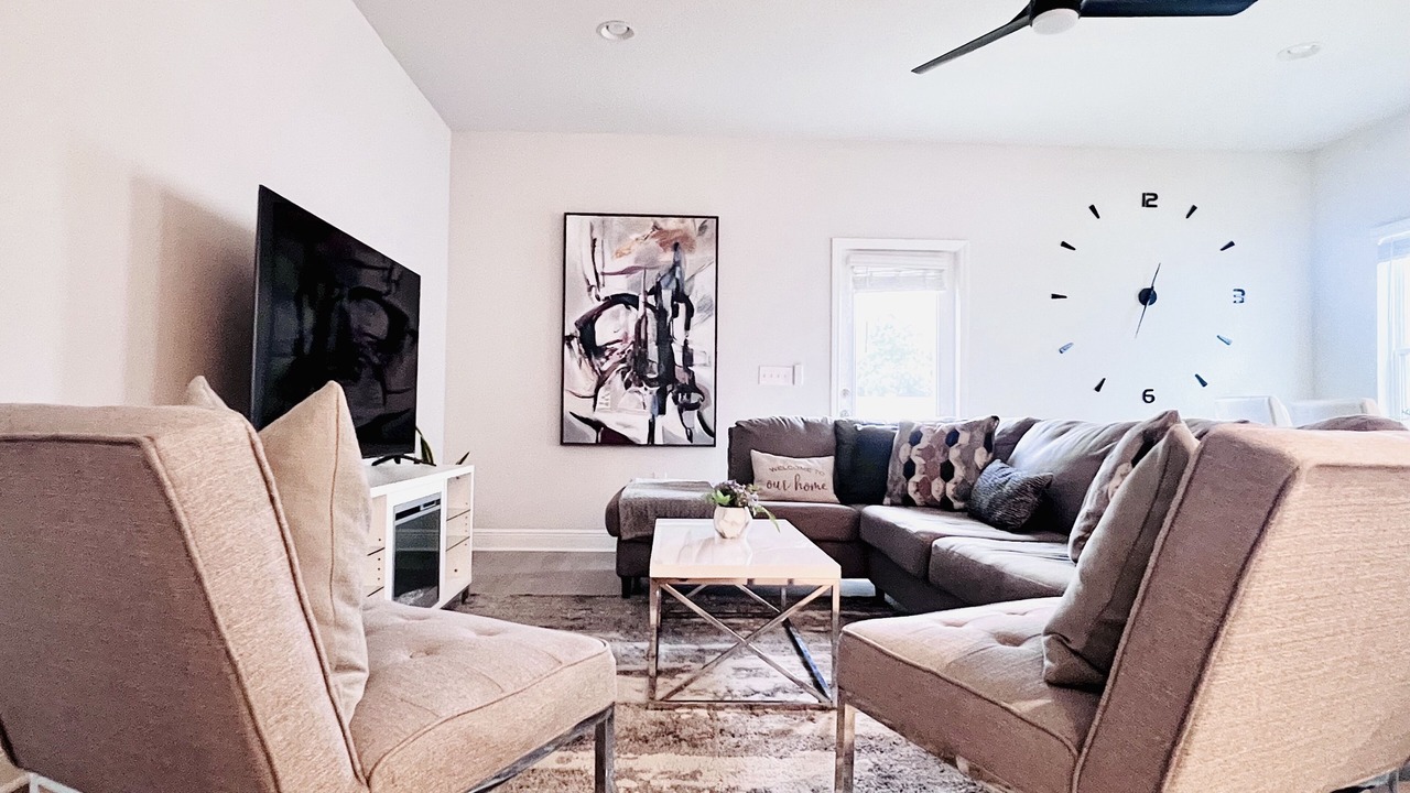Photo of Livingroom in Upper Grand Lagoon