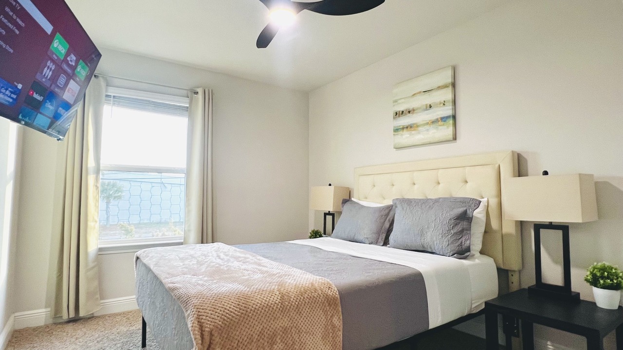 Photo of Bedroom in Upper Grand Lagoon