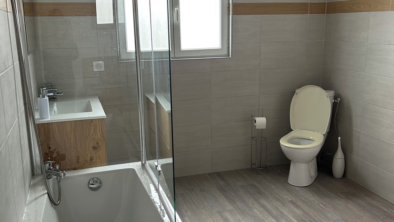 Photo of Bathroom in Sainte-Eulalie-en-Born