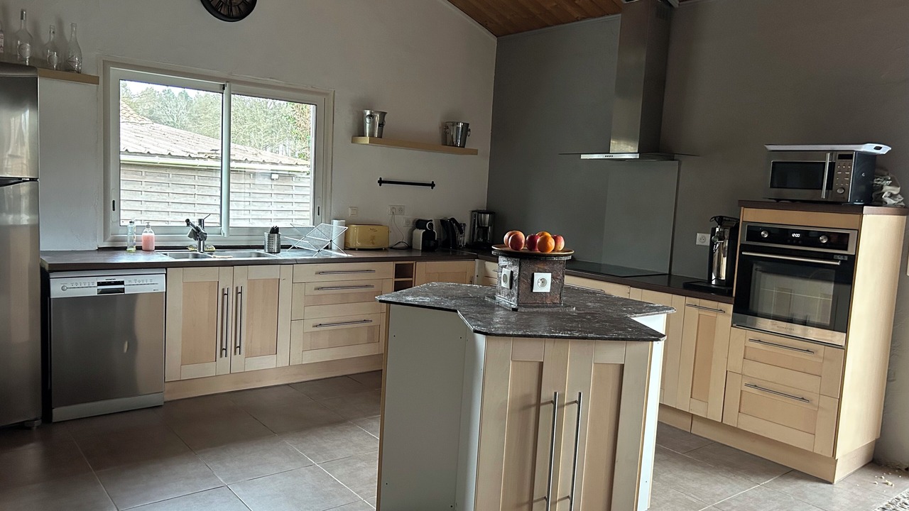 Photo of Kitchen in Sainte-Eulalie-en-Born