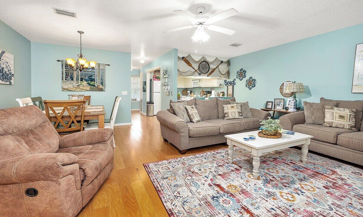 Photo of Livingroom in Demere Park