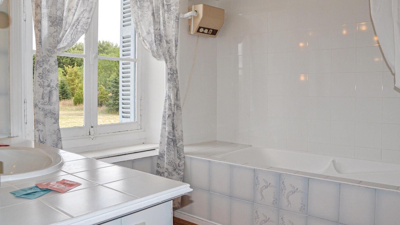 Photo of Bathroom in Mouterre-Silly