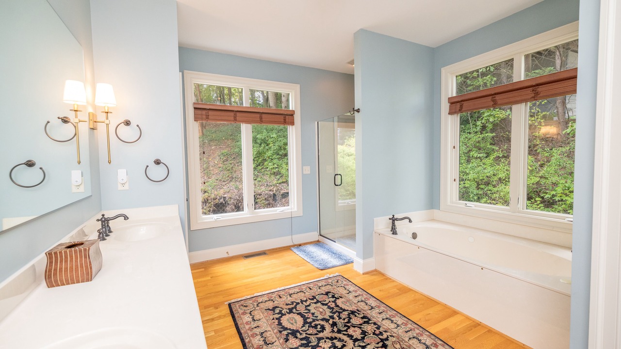 Photo of Bathroom in Wise