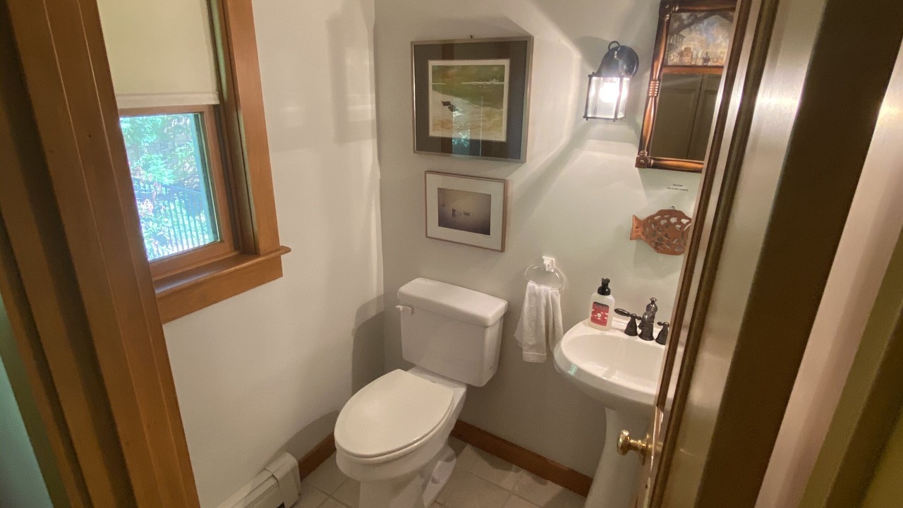 Photo of Bathroom in East Orleans