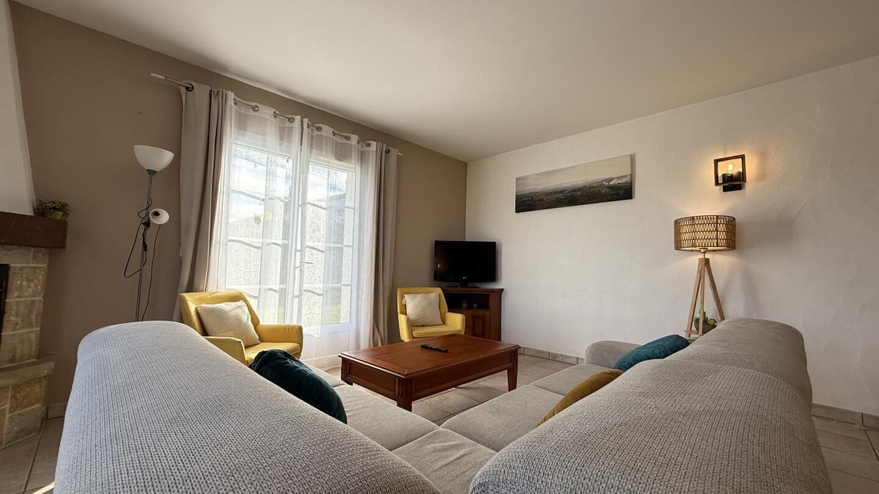Photo of Livingroom in Sare