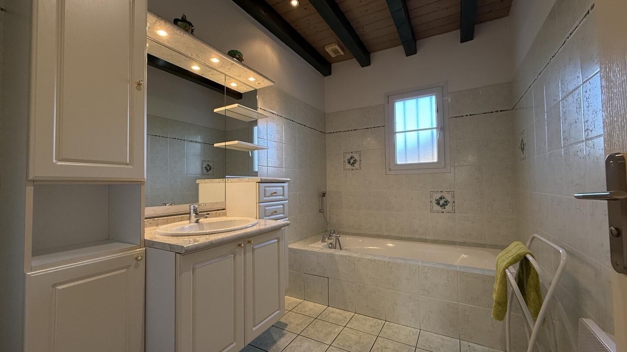 Photo of Bathroom in Sare