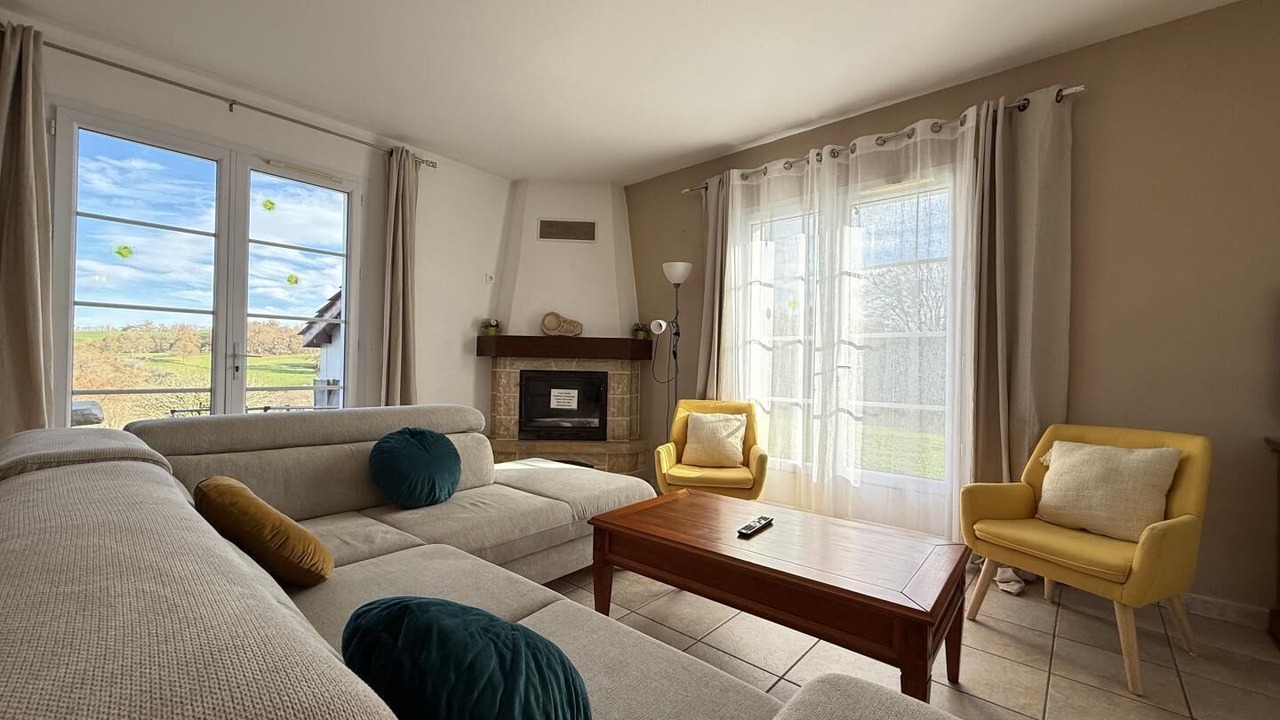 Photo of Livingroom in Sare
