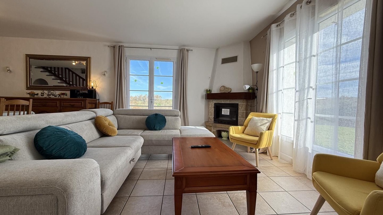 Photo of Livingroom in Sare