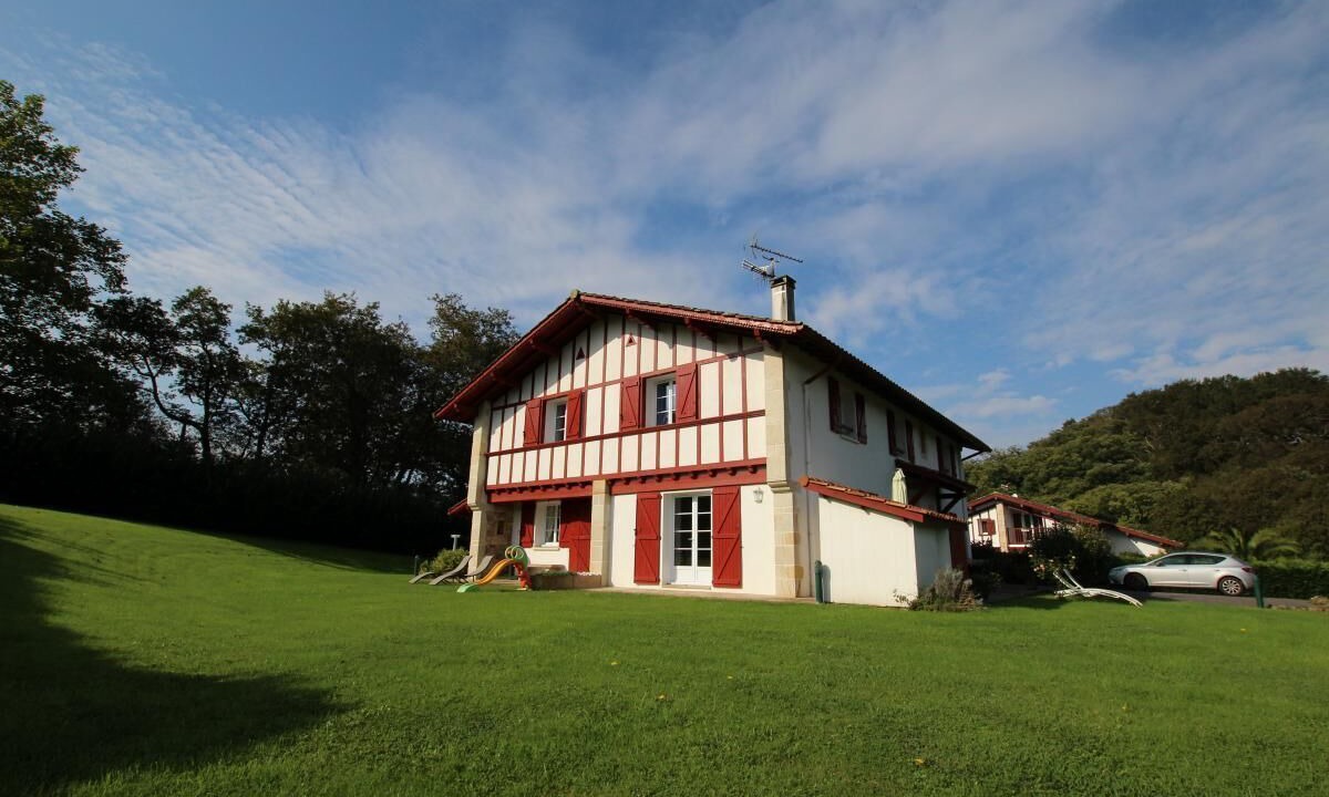Photo of Outdoor in Sare