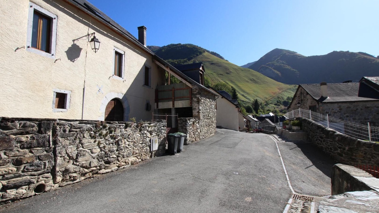 Photo of Outdoor in Cette-Eygun