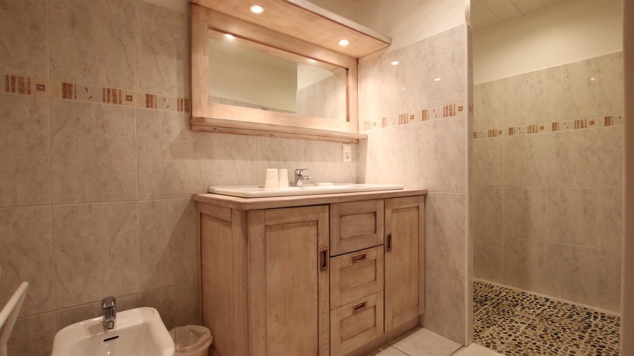 Photo of Bathroom in Sare