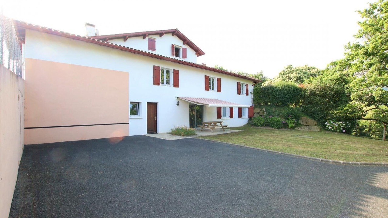 Photo of Outdoor in Sare